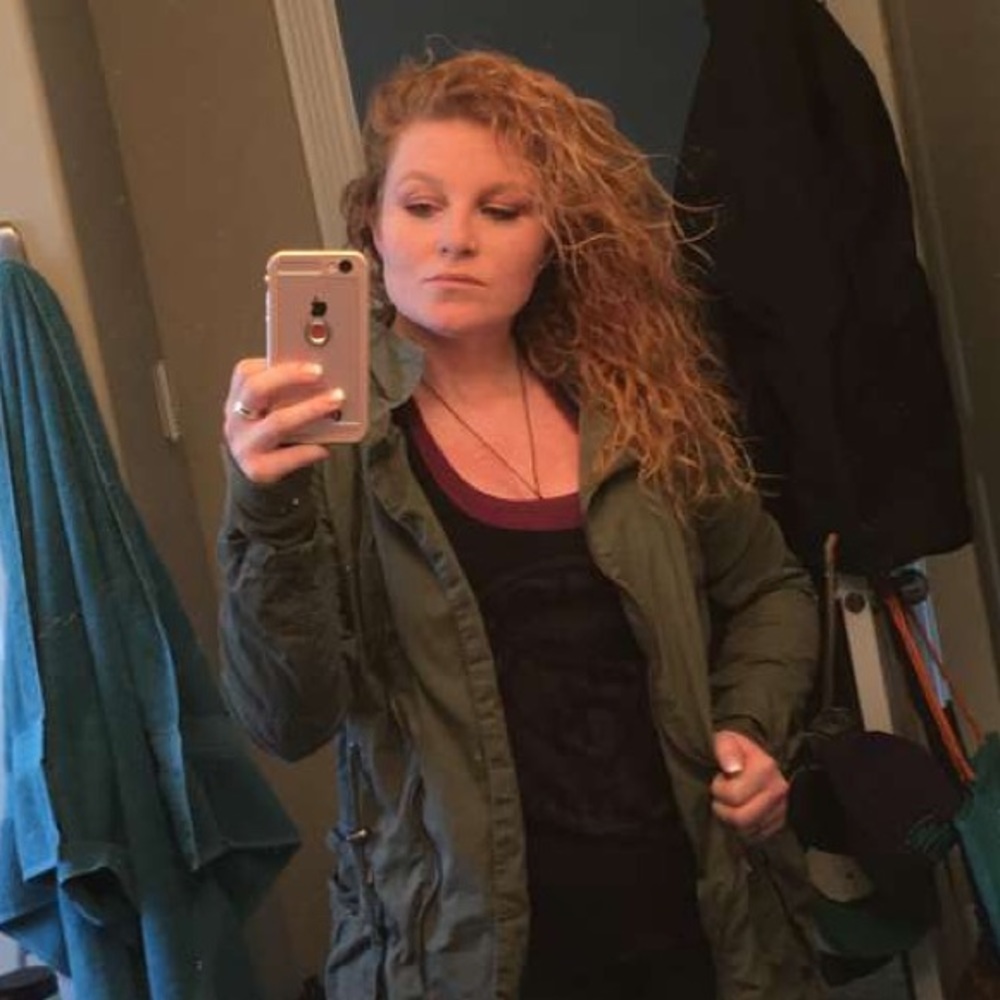 Meet your Posher, Courtney